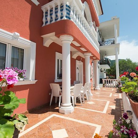 Hotel Wellness & Spa Angelo Gabriel Petrovac Eksteriør billede
