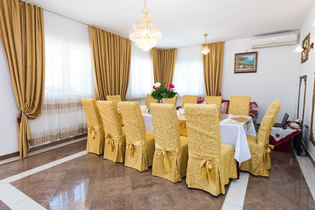 Hotel Wellness & Spa Angelo Gabriel Petrovac Eksteriør billede