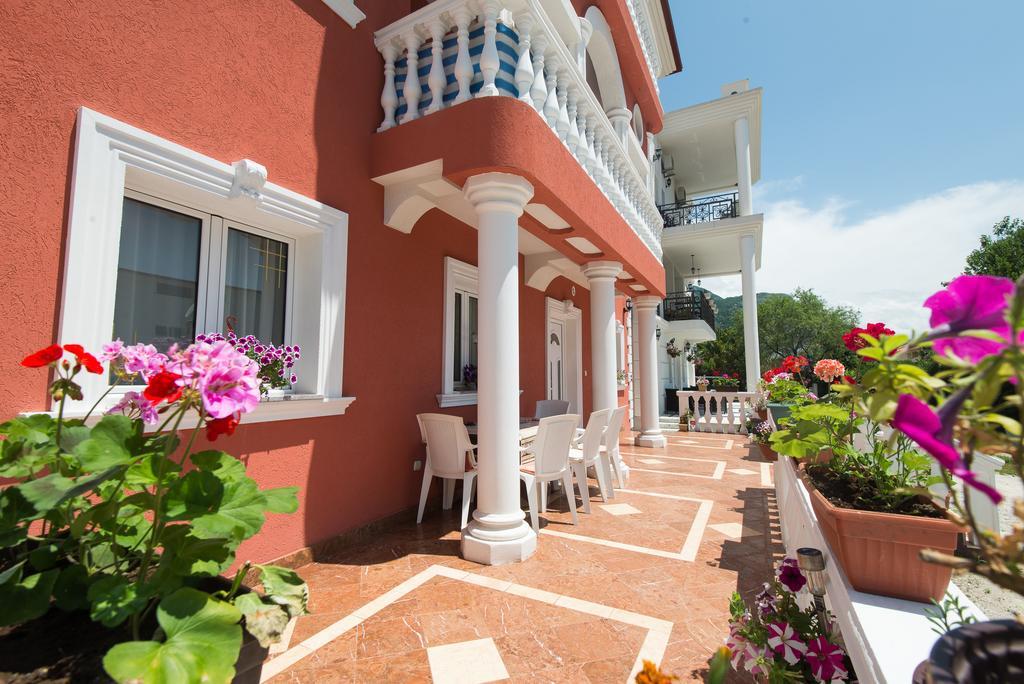 Hotel Wellness & Spa Angelo Gabriel Petrovac Eksteriør billede