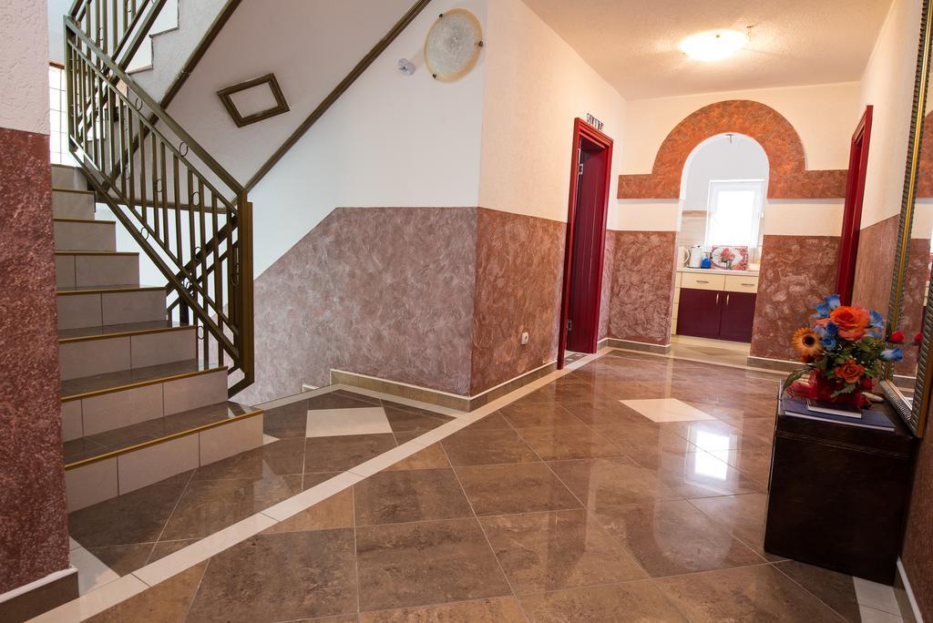 Hotel Wellness & Spa Angelo Gabriel Petrovac Eksteriør billede