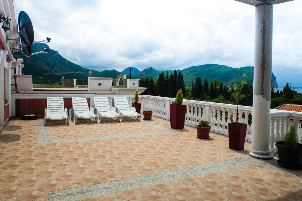 Hotel Wellness & Spa Angelo Gabriel Petrovac Eksteriør billede