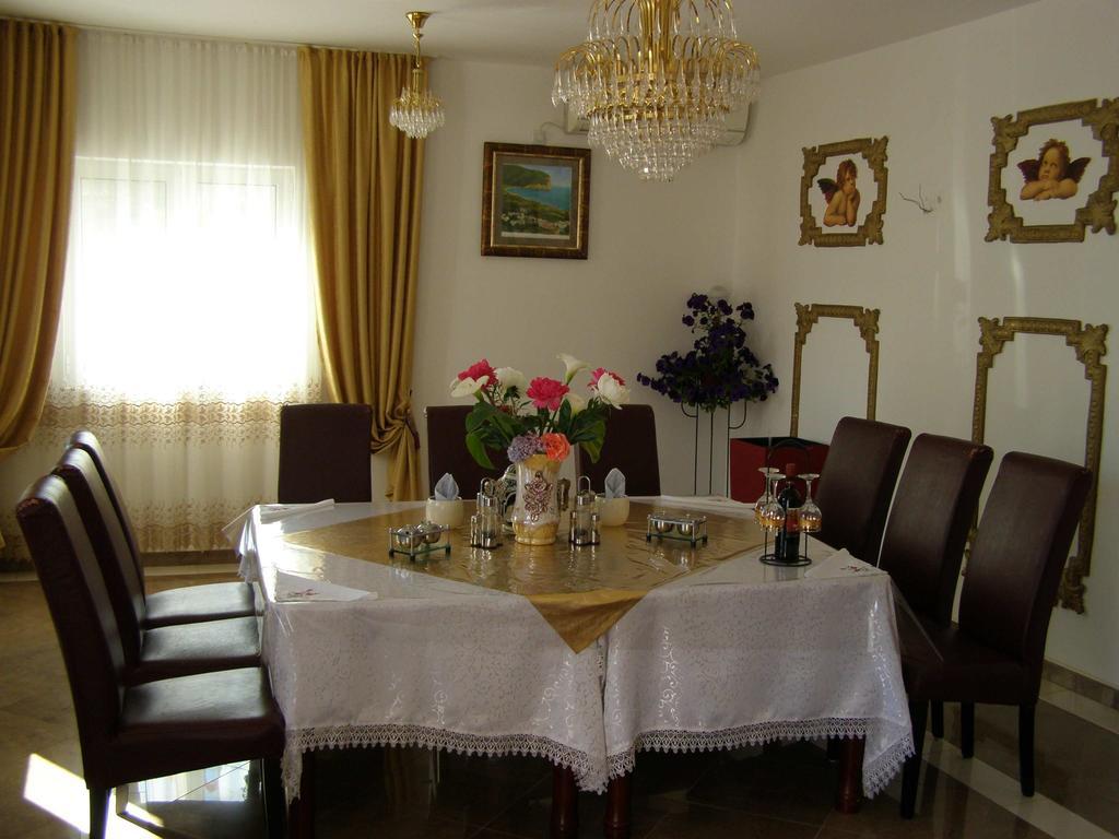 Hotel Wellness & Spa Angelo Gabriel Petrovac Værelse billede