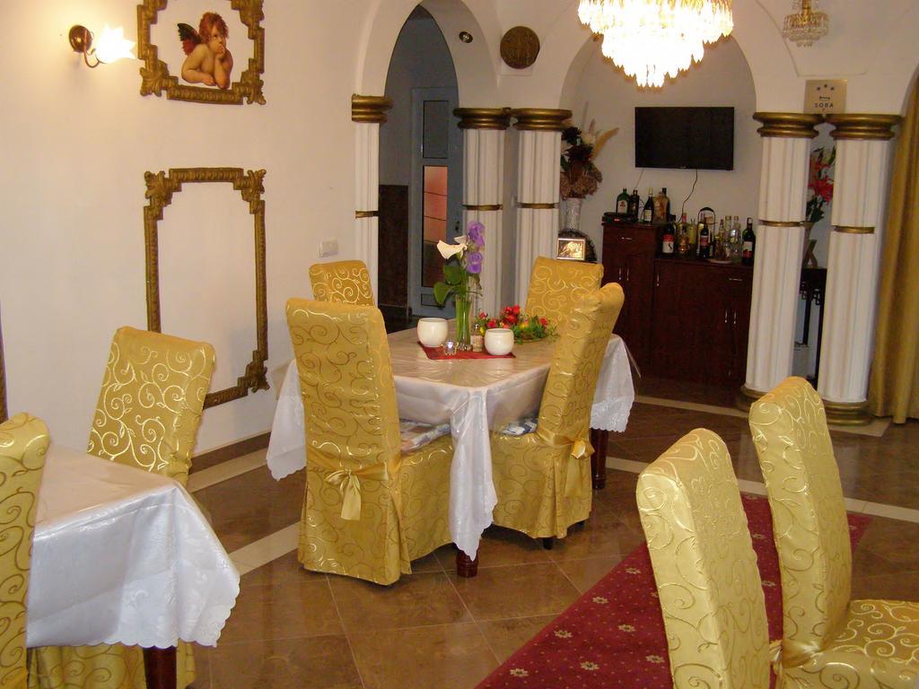 Hotel Wellness & Spa Angelo Gabriel Petrovac Eksteriør billede