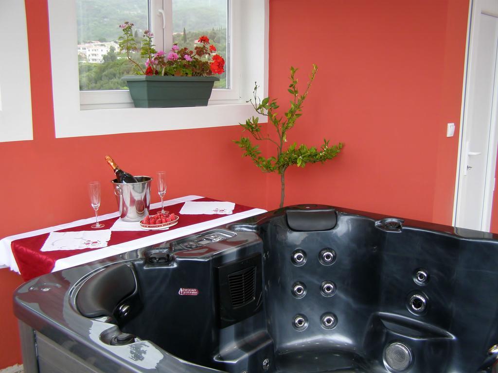 Hotel Wellness & Spa Angelo Gabriel Petrovac Eksteriør billede