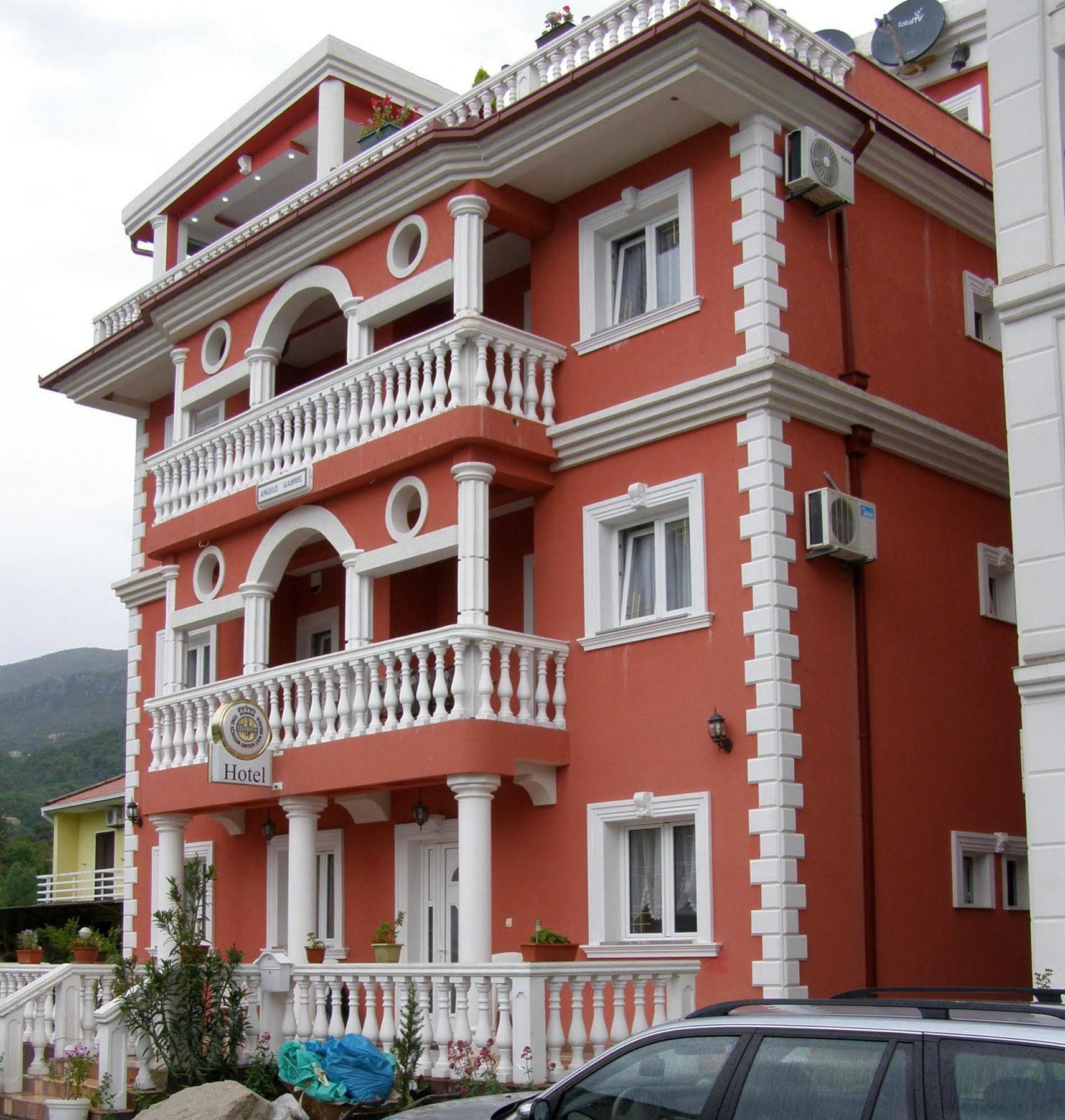 Hotel Wellness & Spa Angelo Gabriel Petrovac Eksteriør billede