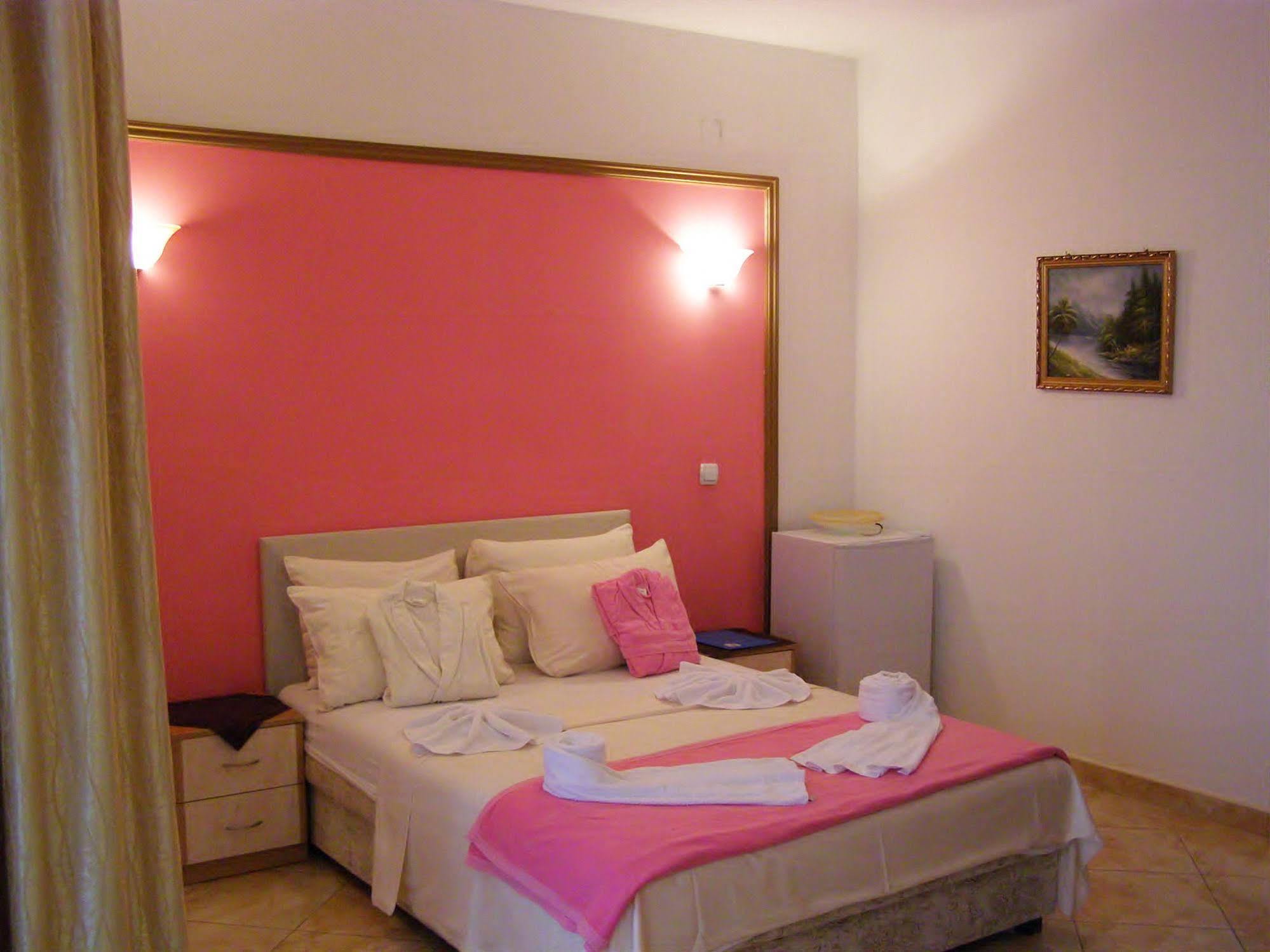 Hotel Wellness & Spa Angelo Gabriel Petrovac Eksteriør billede