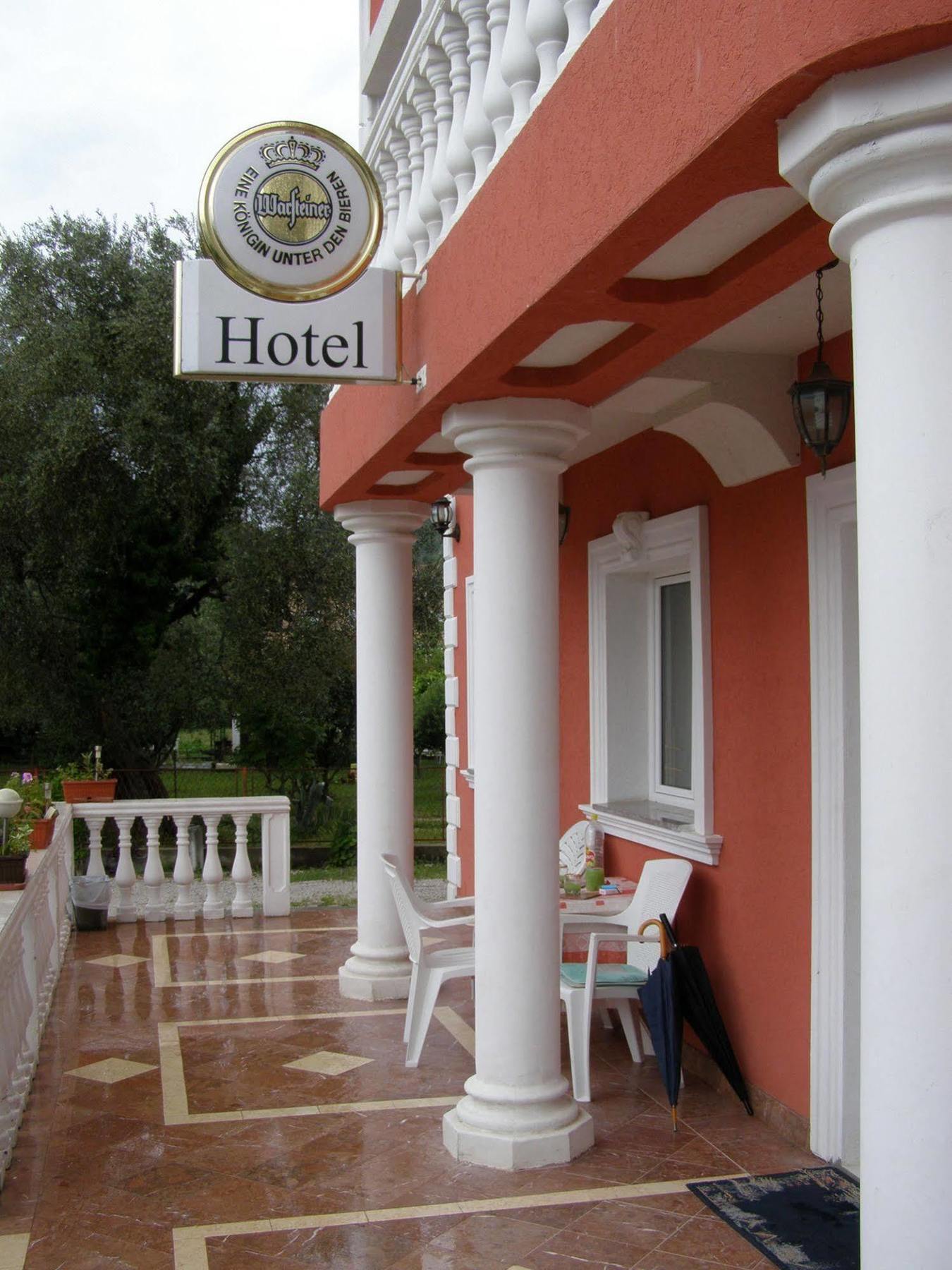 Hotel Wellness & Spa Angelo Gabriel Petrovac Eksteriør billede