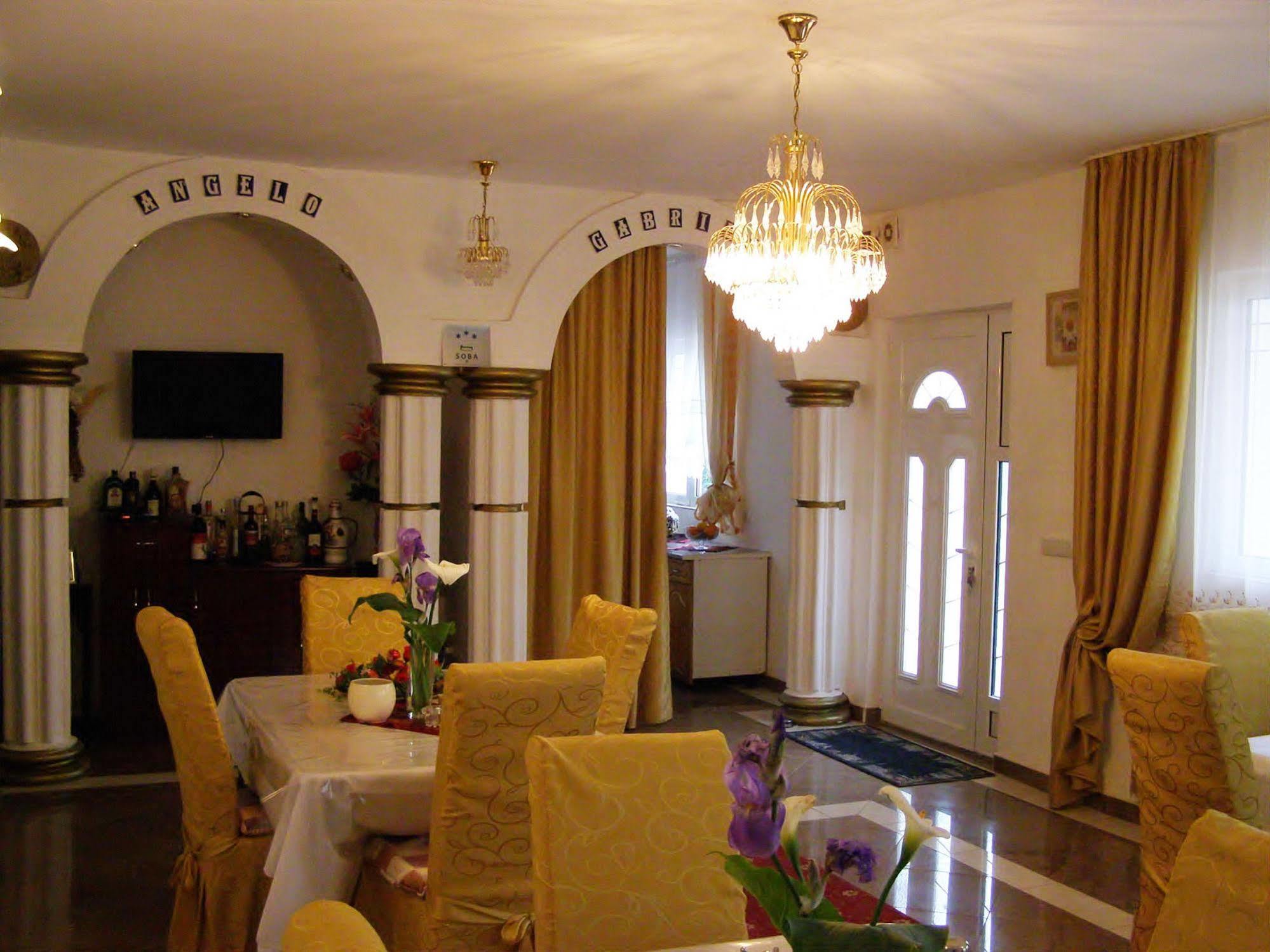 Hotel Wellness & Spa Angelo Gabriel Petrovac Eksteriør billede