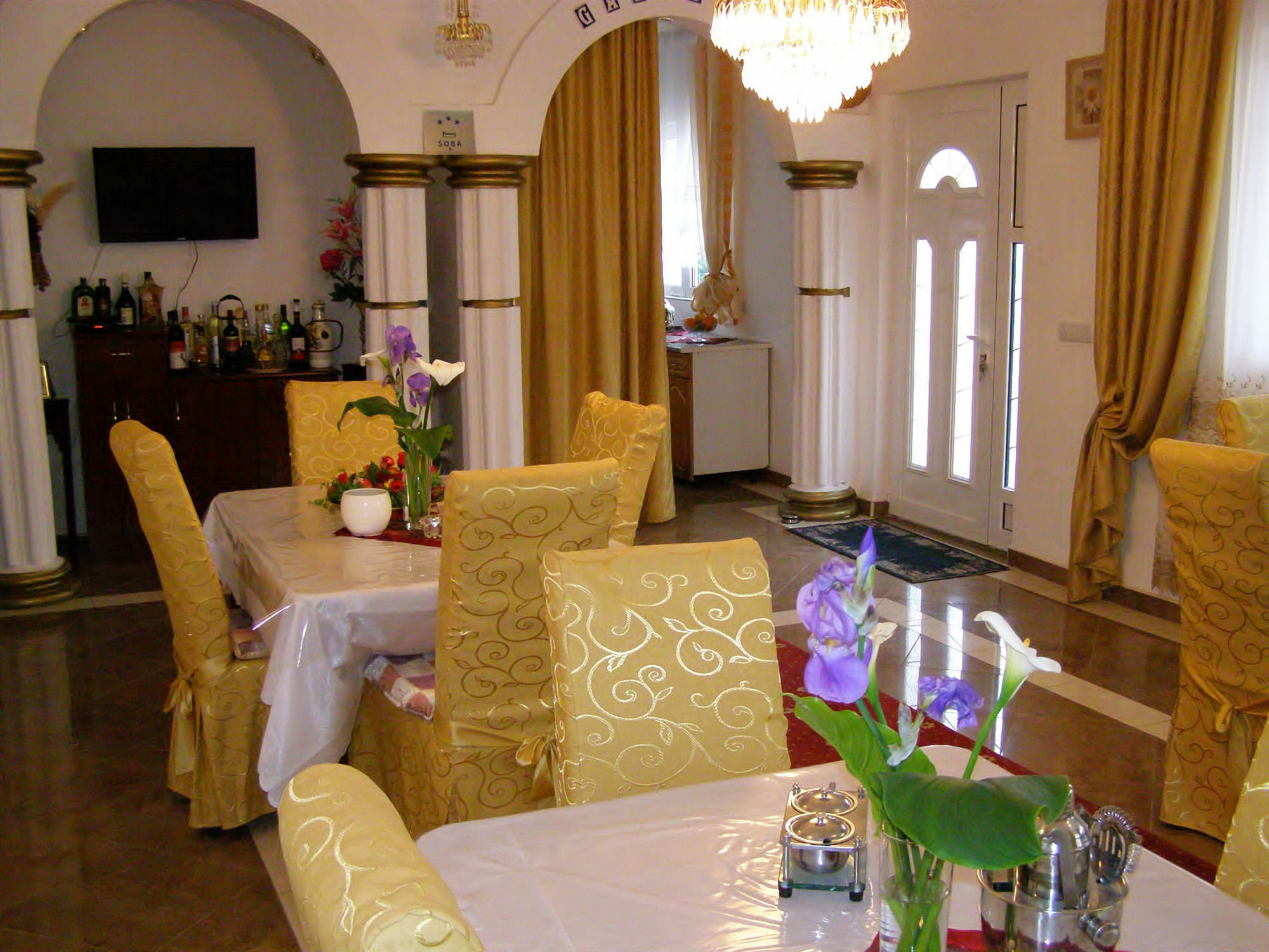 Hotel Wellness & Spa Angelo Gabriel Petrovac Eksteriør billede